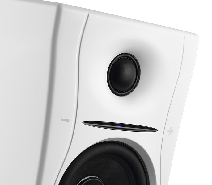 Kali Audio LP-UNF White