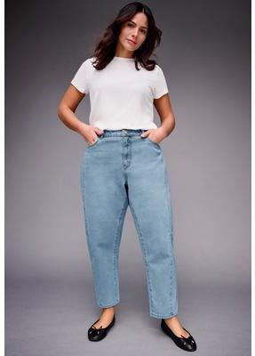 Plus Size Women's Barrel Leg Jean by Avenue in Light Wash (Size 14)