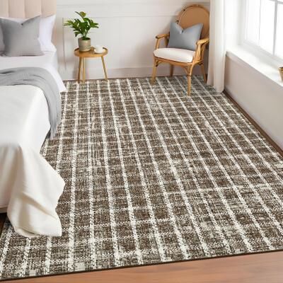 Garvee Distressed Geometric Checkered Area Rug
