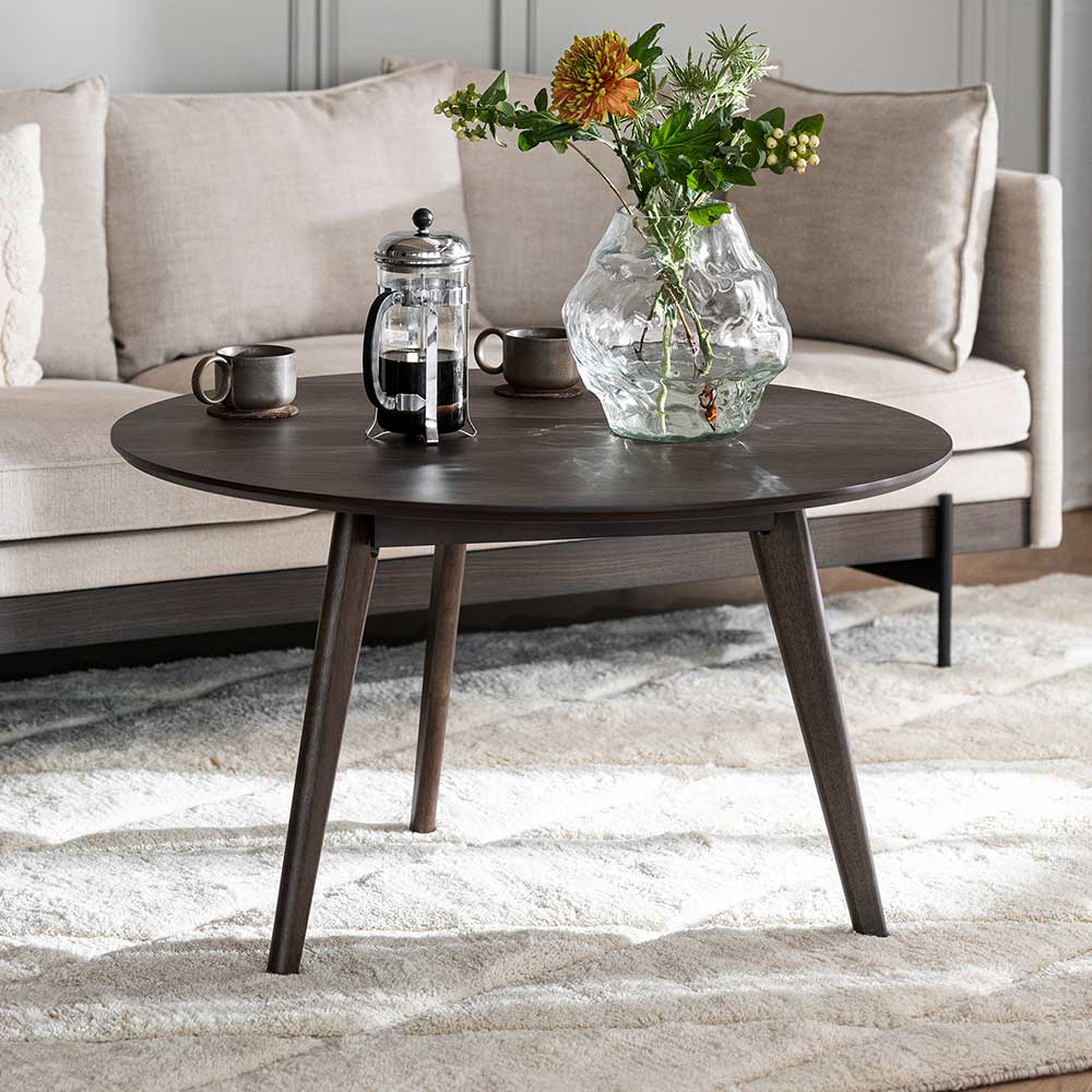 Pharao24.de Couchtisch mit Dreibeingestell in Eiche dunkel 90 cm breit