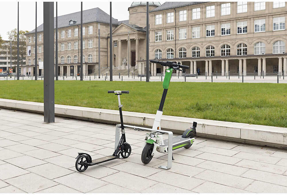 Scooter-Parker, 5 Einstellplätze, Stahl 70 x 10 mm, feuerverzinkt Moravia