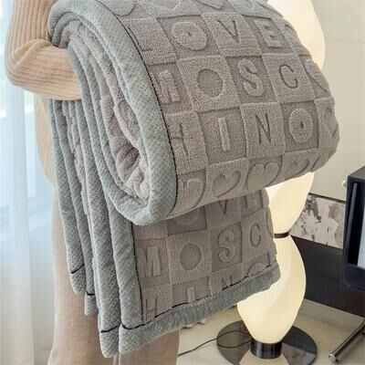 Uplift Picks Taffeta Velvet Carved Blanket Thick Double Sided Plush Throw 1 100x150 Cm