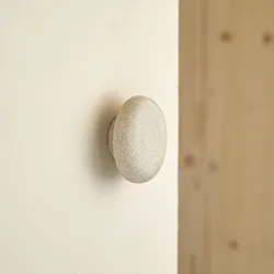 Runder Terrazzo-Wandhaken Eda, cremefarben