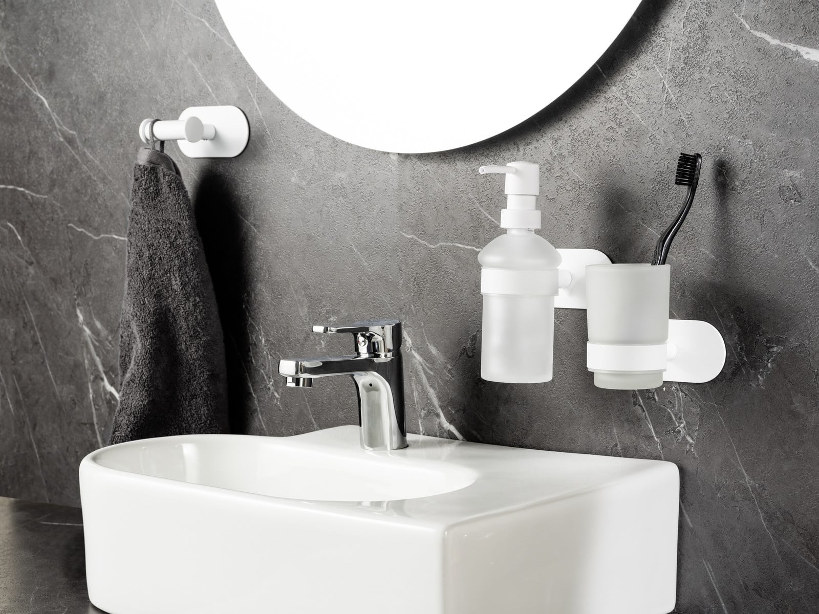WENKO Turbo-Loc® wandzeepdispenser Orea White mat, roestvrij staal en glas, wit, 200 ml, B: 10 cm, D: 16,5 cm, H: 10,5 cm