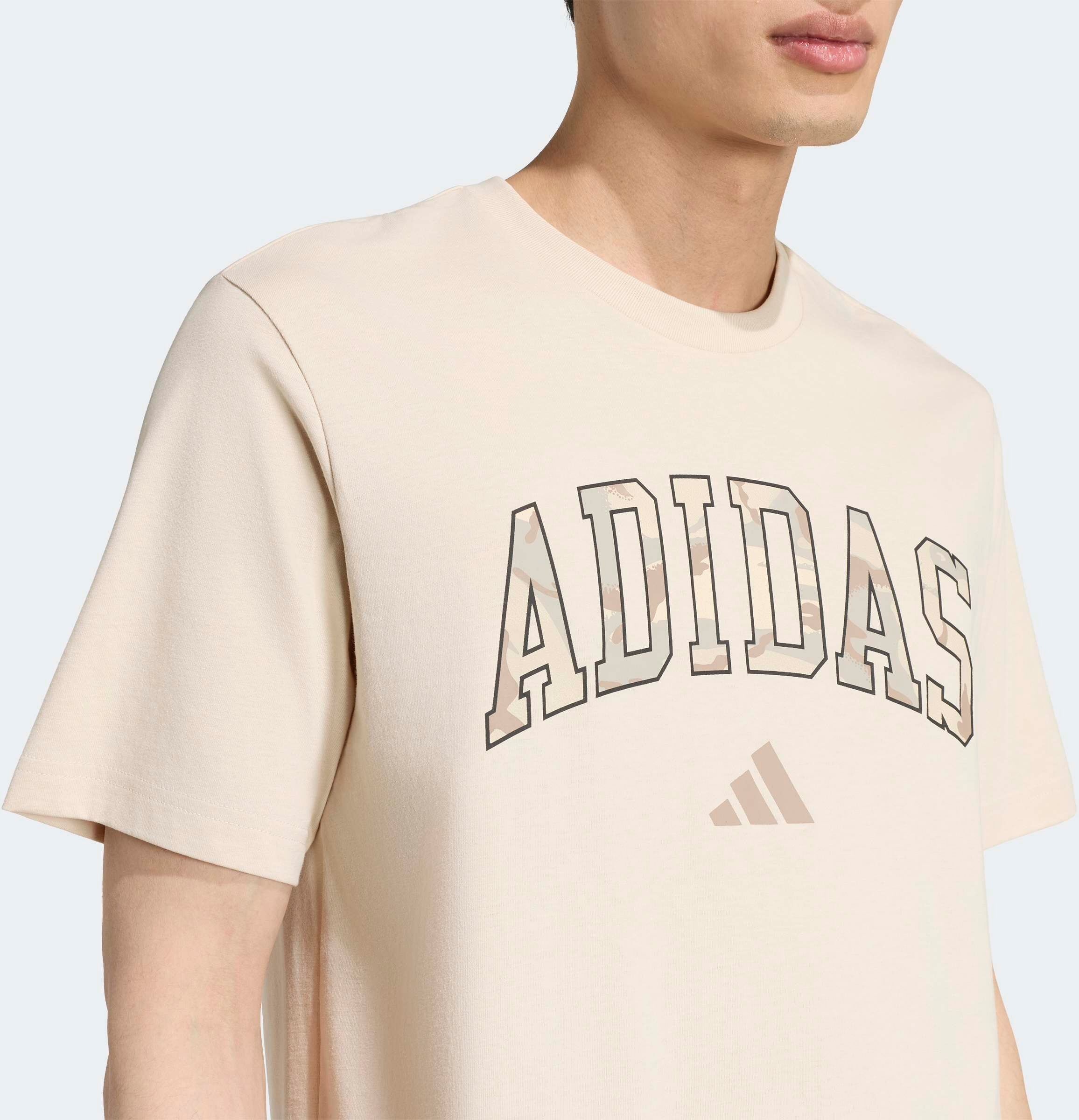 T-Shirt ADIDAS SPORTSWEAR "CAMO SCRIPT GRAPHIC", Herren, Gr. L, beige (crystal linen), Obermaterial: 100% Baumwolle, Shirts T-Shirt, für Erwachsene, sportlicher Stil, ohne Verschluss, Basic-Design crystal linen L