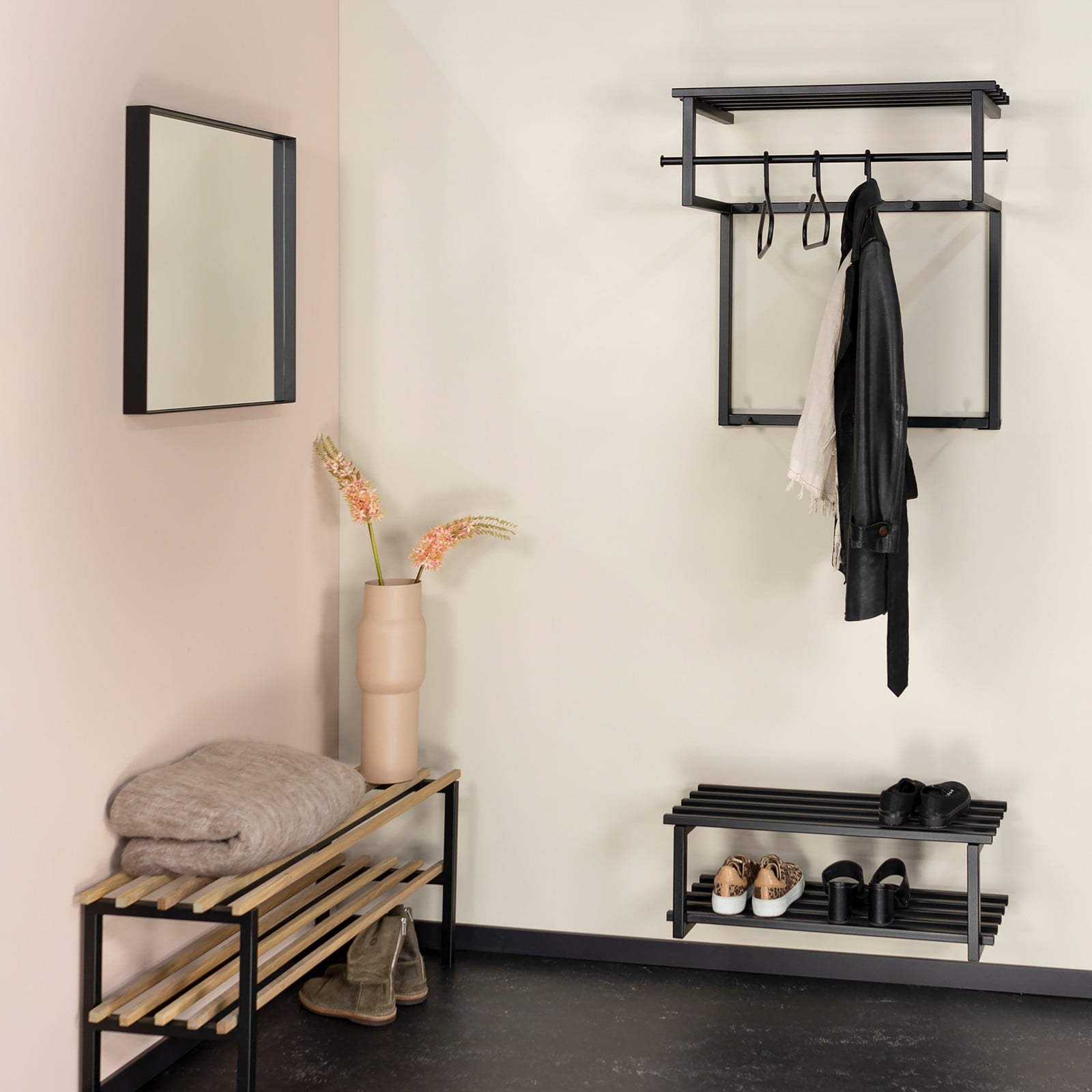 Spinder Design Wandkapstok Rizzoli zwart mat B: 76 cm, H: 76 cm, D: 34 cm