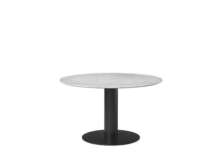 GUBI Gubi 2.0 Esstisch Marble white, ø110, schwarzes Gestell