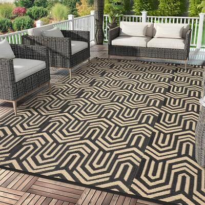Garvee Geometric Grid Reversible Outdoor Rug