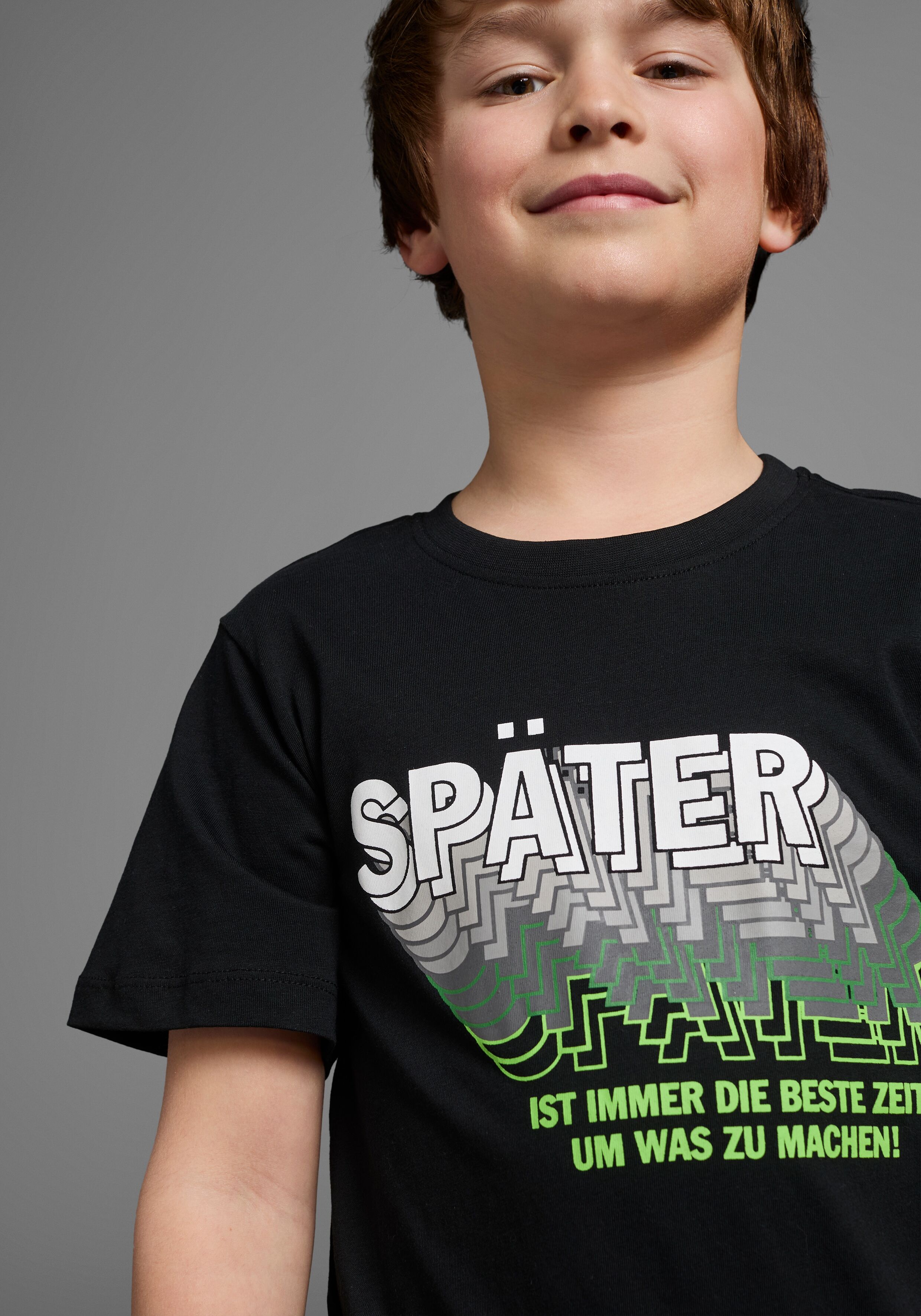 T-Shirt KIDSWORLD "SPÄTER......", Jungen, Gr. 128/134, schwarz, Jersey, Obermaterial: 100% Baumwolle, bedruckt, Basic, Basic, Rundhals, Shirts T-Shirt, Kurzarm, perfekte Passform, mit coolen Statements und Sprüchen schwarz 128/134