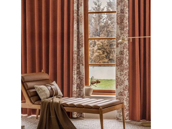 Rideaux en Chenille de luxe sur mesure avec occultant jacquard caramel dans le style hôtel