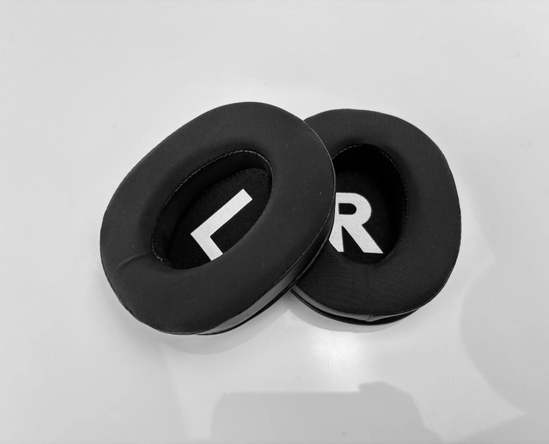 INF Schwarze Gel-Ohrpolster für Logitech G PRO X - 2er-Set