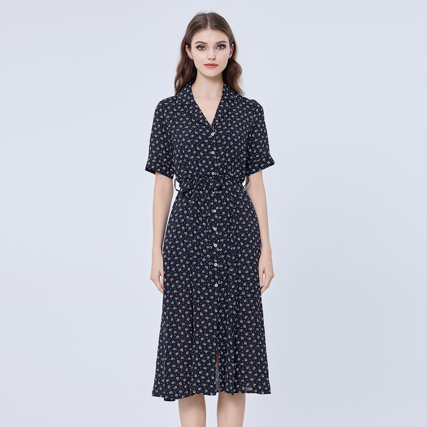 Hemd-Kleid mit Retro-Druck