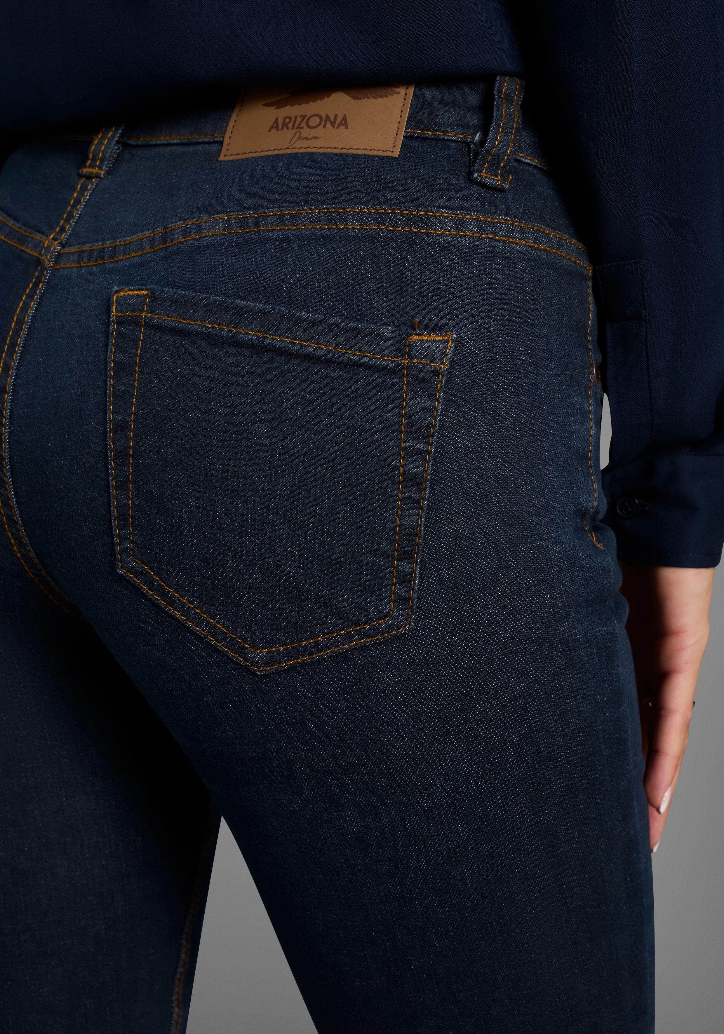 Bootcut-Jeans ARIZONA "Bund mit seitlichem Gummizugeinsatz", Damen, Gr. 18, K + L Gr, blau (rinsed), Jeans, Obermaterial: 98% Baumwolle, 2% Elasthan, clean, Basic, bootcut fit lang, Jeans Bootcut-Jeans, hohe Leibhöhe, Bootcut, mit Stretch, klassischer 5-P