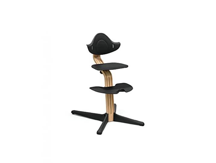 Stokke Nomi Stuhl, Eiche/Black - Inspiriert zu aktivem Sitzen - Ohne Werkzeug stufenlos verstellbar - Inklusive Fußstütze und kippsicheren Rädern - Bis 150 kg belastbar