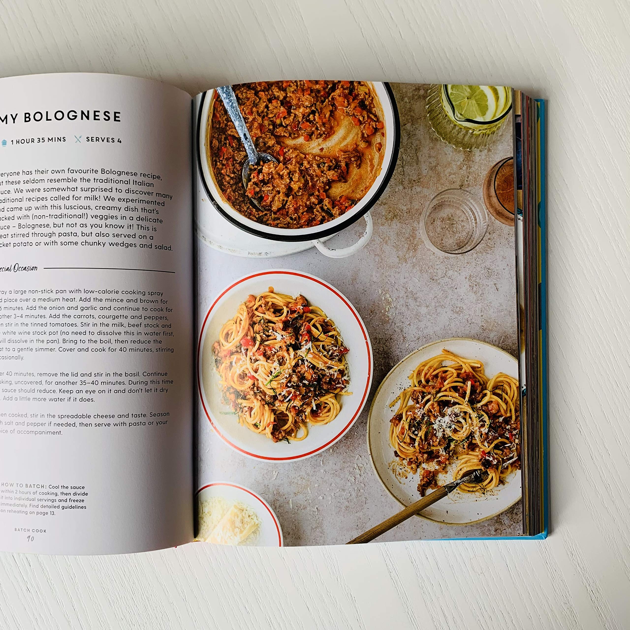 MACMILLAN Pinch of Nom Quick & Easy: 100 Delicious, Slimming Recipes by Kay Featherstone, Kate Allinson