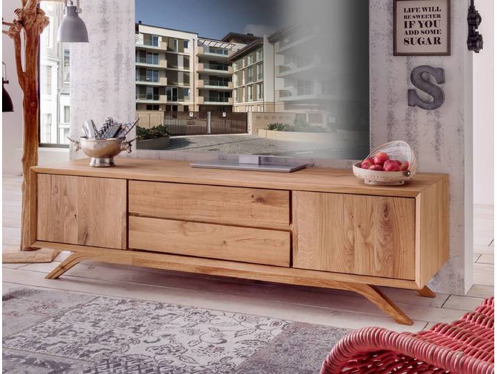 Filigran gearbeitetes Lowboard Vegas in massiver Wildeiche – Montierte Lieferung – 3%-Vorkasse-Rabatt