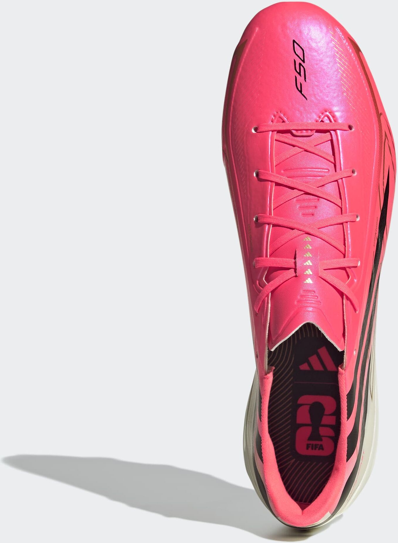 Fußballschuh ADIDAS PERFORMANCE "F50 HYPERFAST LEAGUE, FESTE BÖDEN", Gr. 45, pink (solar turbo, core schwarz, gold metallic), Synthetik, Schuhe Fußballschuh, für Rasen und feste Böden, gespielt bei der Weltmeisterschaft 2026