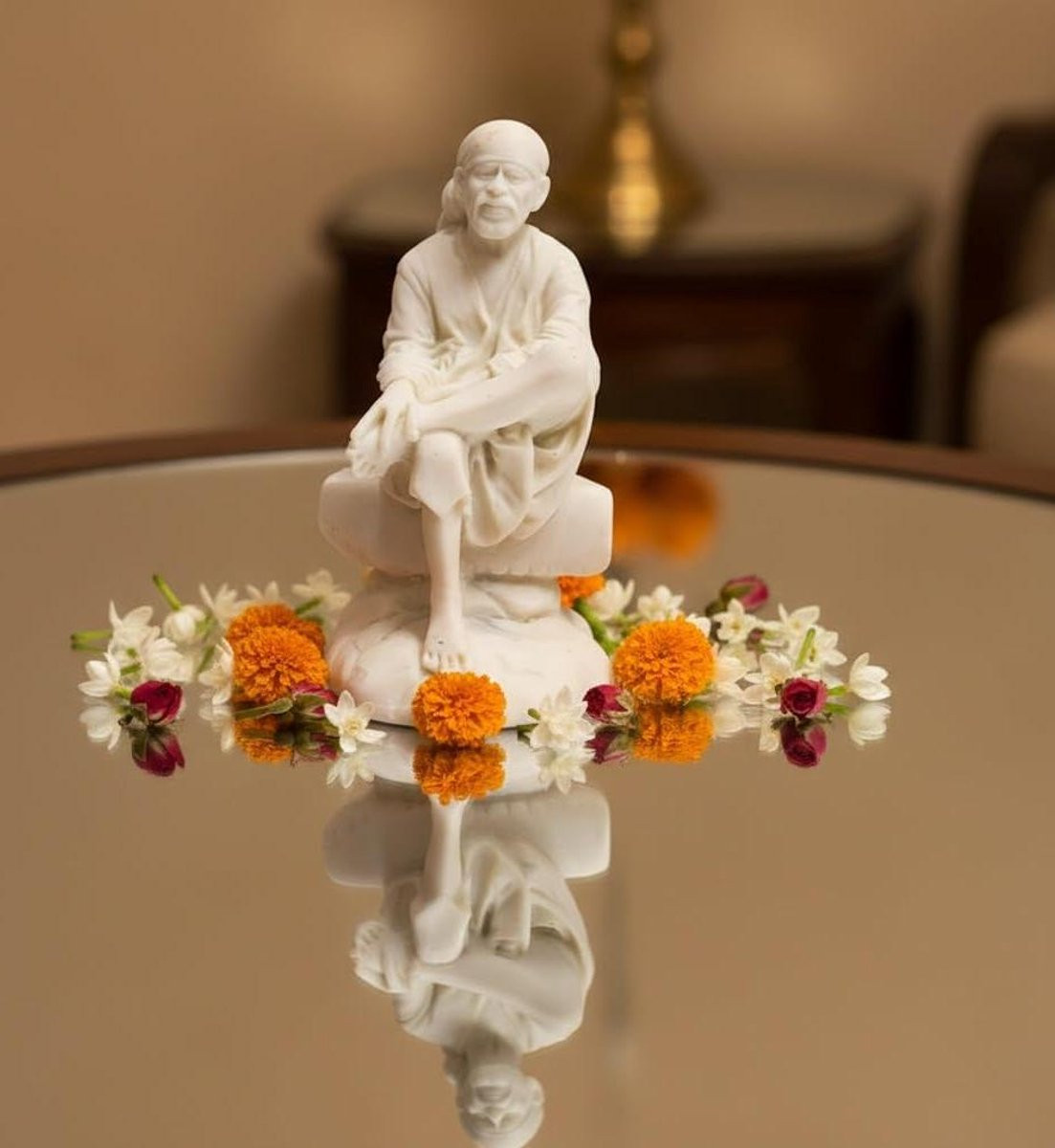 Set van 3 Sai Baba Beeldjes - Hindoeïstische God Sculpturen - Religieuze Decoratie voor op tafel - Hoogte tot 15 cm