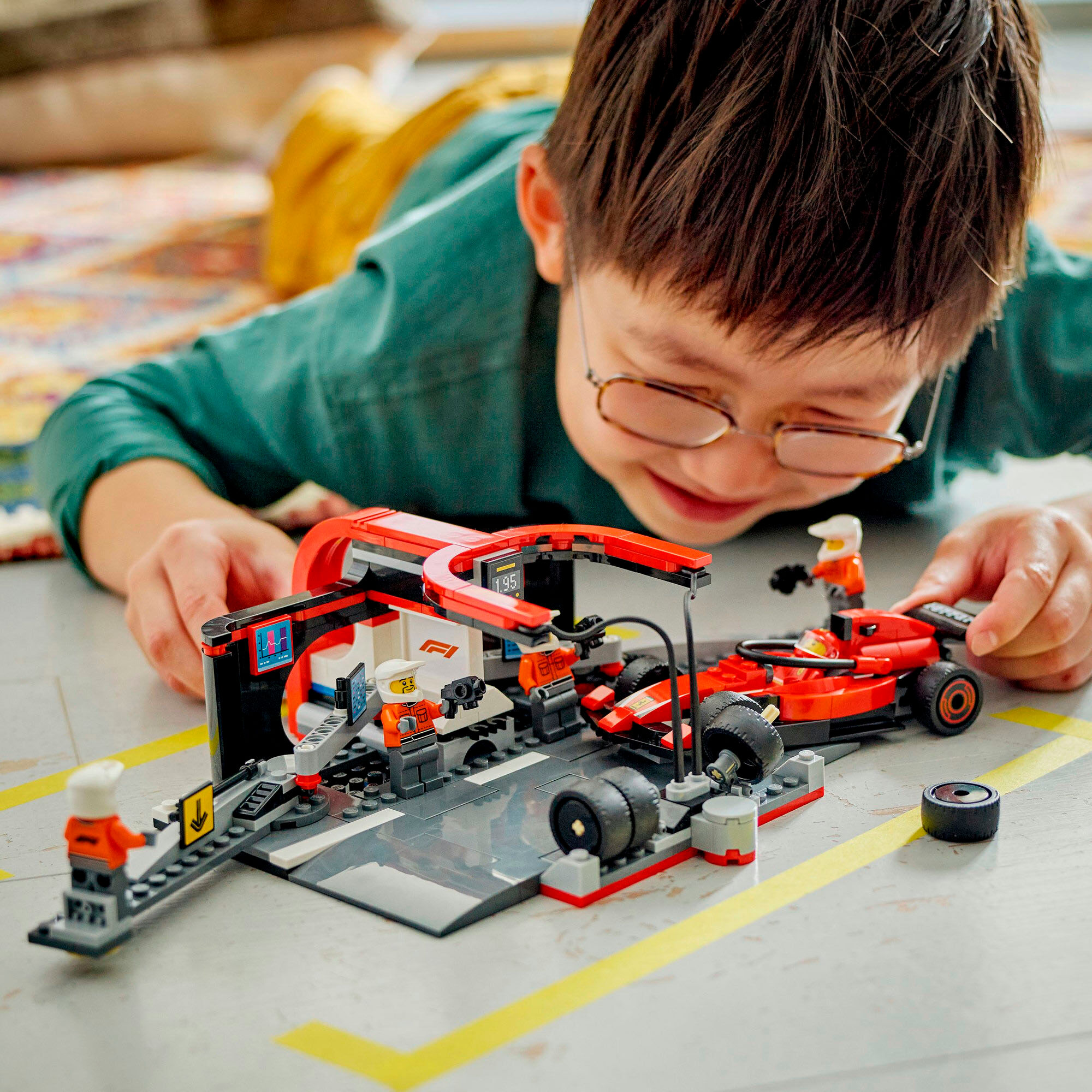 Konstruktionsspielsteine LEGO "F1 Boxenstopp mit Boxencrew und Ferrari Flitzer (60443), LEGO City", bunt, Spielbausteine, Kinder, Kunststoff, Konstruktionsspielsteine, LEGO City; Made in Europe
