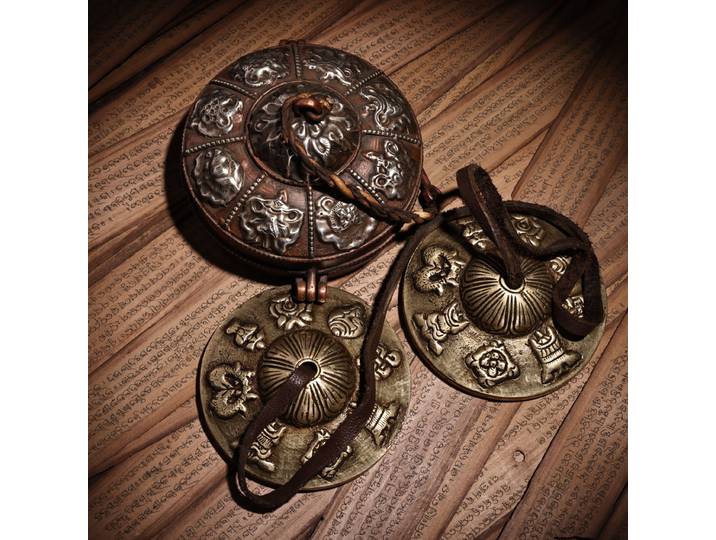 Collection de temples tibétains, vieux cinabre en bronze, lecture de bon augure, boîte de sagesse, cloche à sonnerie ancienne, proverbes à six mots, cloche à anneau, 3