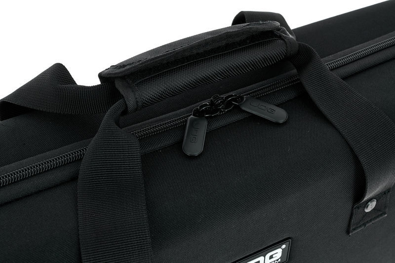UDG Creator Controller Hardcase L nero