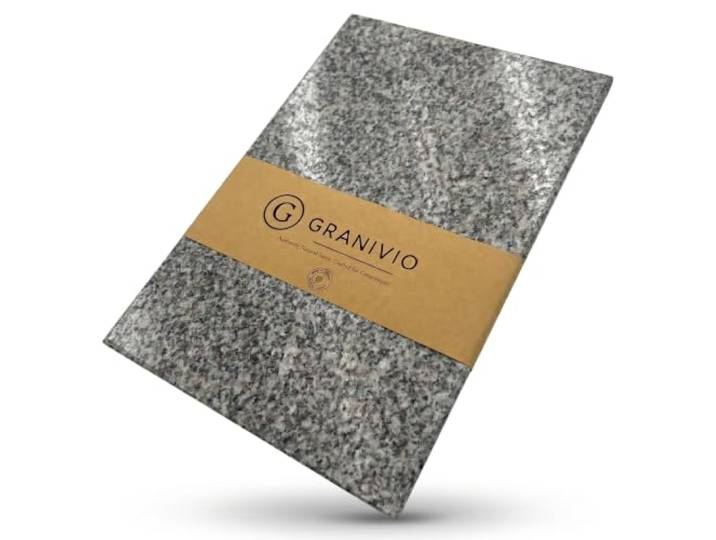 Granivio Granit Schneidebrett Servierbrett und Herdabdeckplatte Made in Germany edle Unterlegplatte aus massivem Naturstein (Padang Cristallo 40x30)