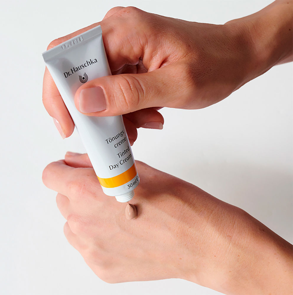 Dr. Hauschka Creme de dia bronzeador facial com cor 30 ml
