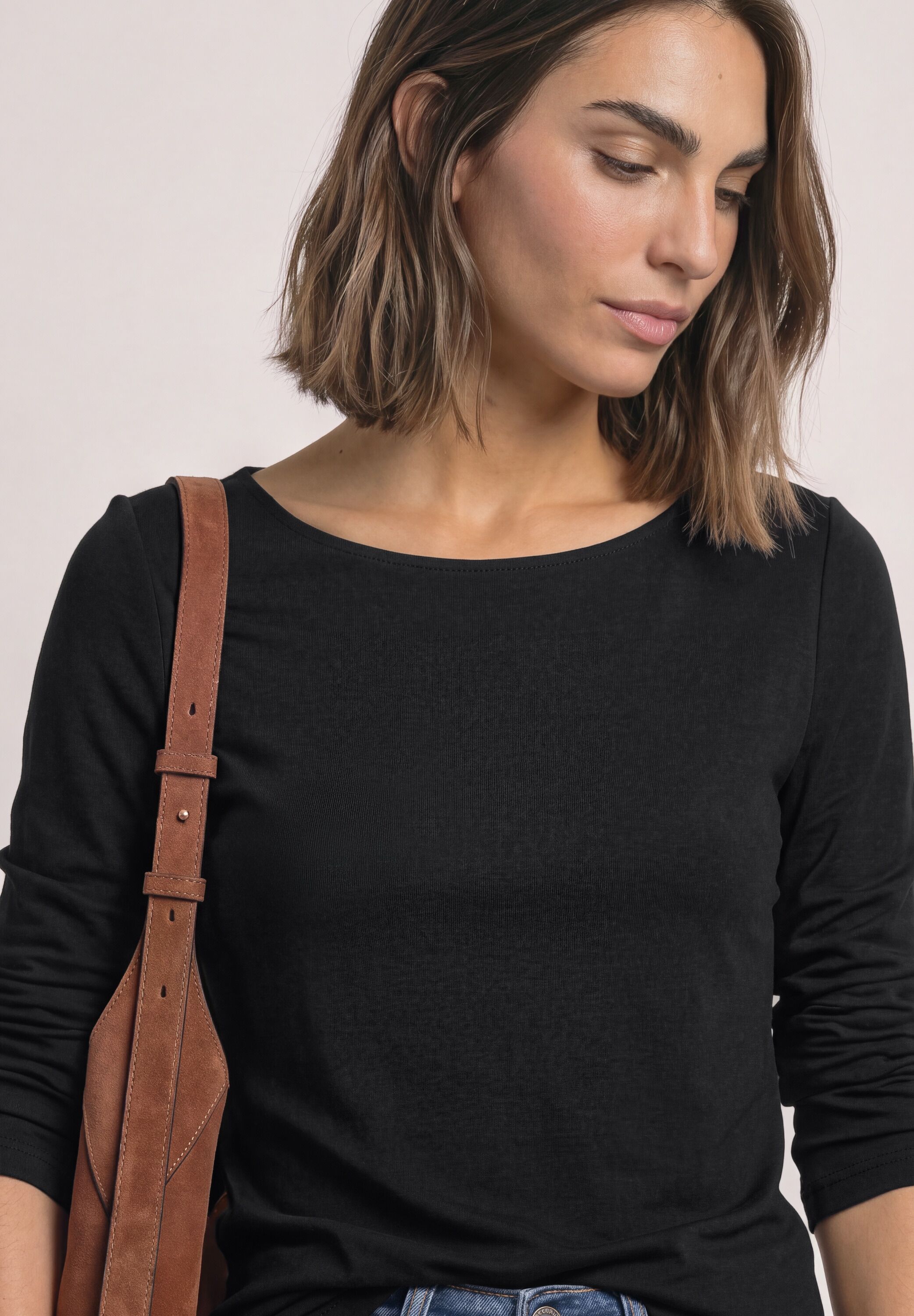 Langarmshirt STREET ONE "Style Lanea", Damen, Gr. 36, schwarz, Jersey, Obermaterial: 50% Baumwolle, 50% Modal. Futter: 100% Baumwolle, unifarben, hüftlang, U-Boot-Ausschnitt, Shirts Langarmshirt, softer Modalmix, U-Boot-Ausschnitt, unifarben schwarz 36