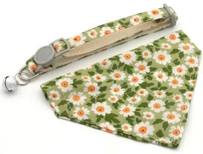 Uplifted Finds """Little Daisy"" Adjustable Bandana Collar green With Bandana"