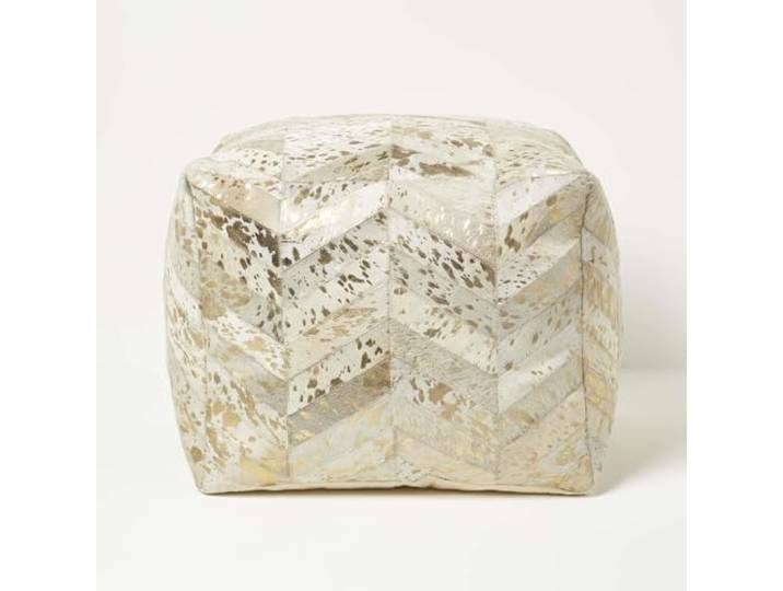 Homescapes Goldgefleckter Pouf aus Leder & Fell Creme-grau 50x40 cm, Sitzpouf Fell mit Chevron-Muster, Patchwork-Hocker Leder