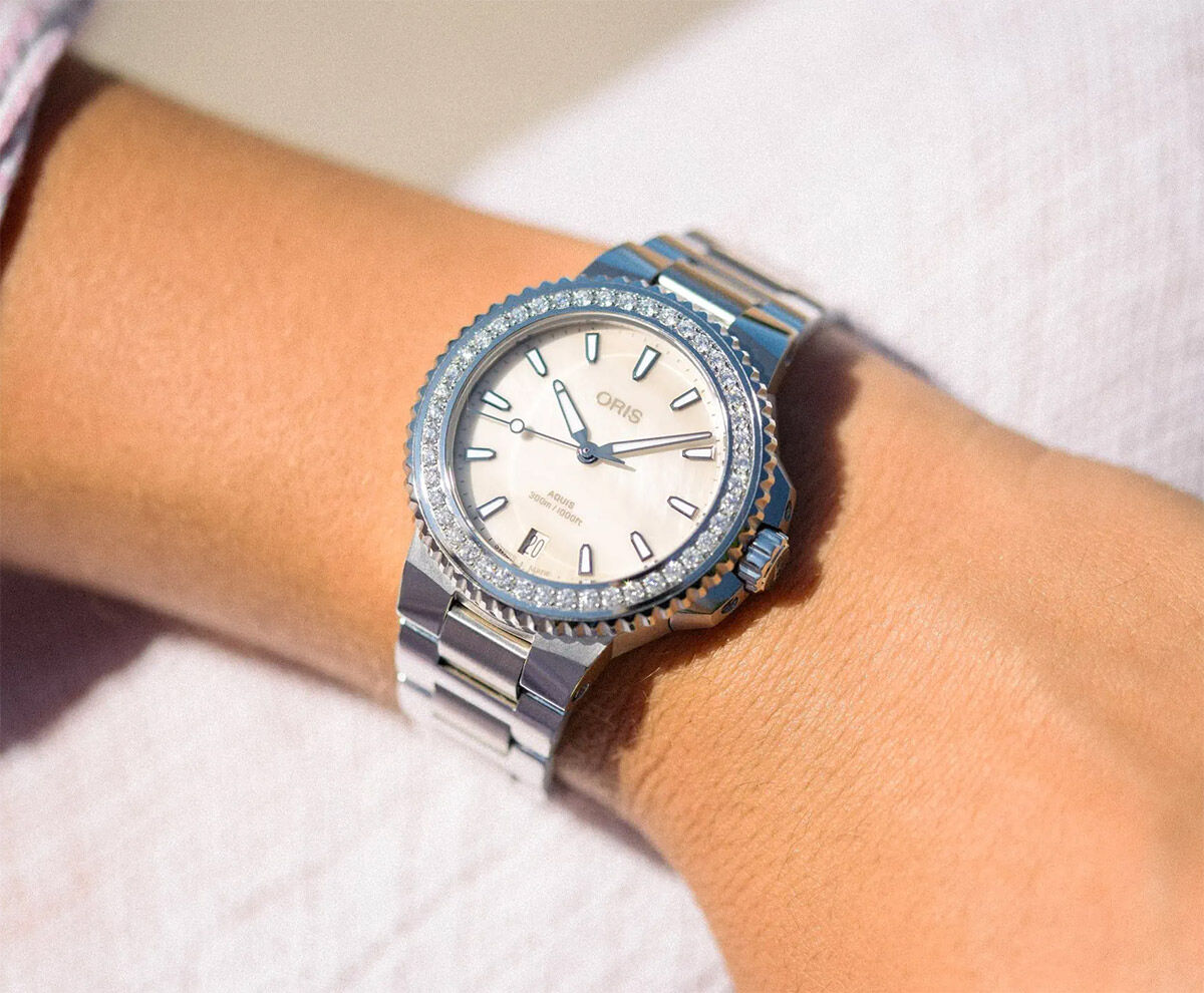 Oris Aquis Date Diamonds 01-733-7792-4956-07-8-19-05P