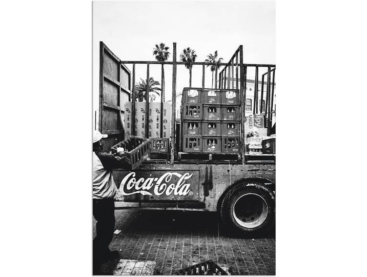 Wandbild ARTLAND CocaCola-LKW in El Jadida - Marokko , schwarz (farbe bild(er): schwarz), B:20cm H:30cm, Bilder, Wandbild, als Alubild, Leinwandbild, Poster in verschied. Grössen