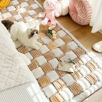 Uplift Essentials Warm Dog Bed Mat For Car Seat Sofa And Couch Protection light Brown White