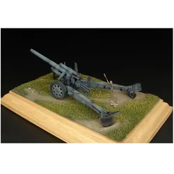 Hauler sFH-18 german howitzer