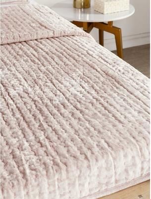 Dimitry 100% Rayon Velvet Quilt by Kosas Home