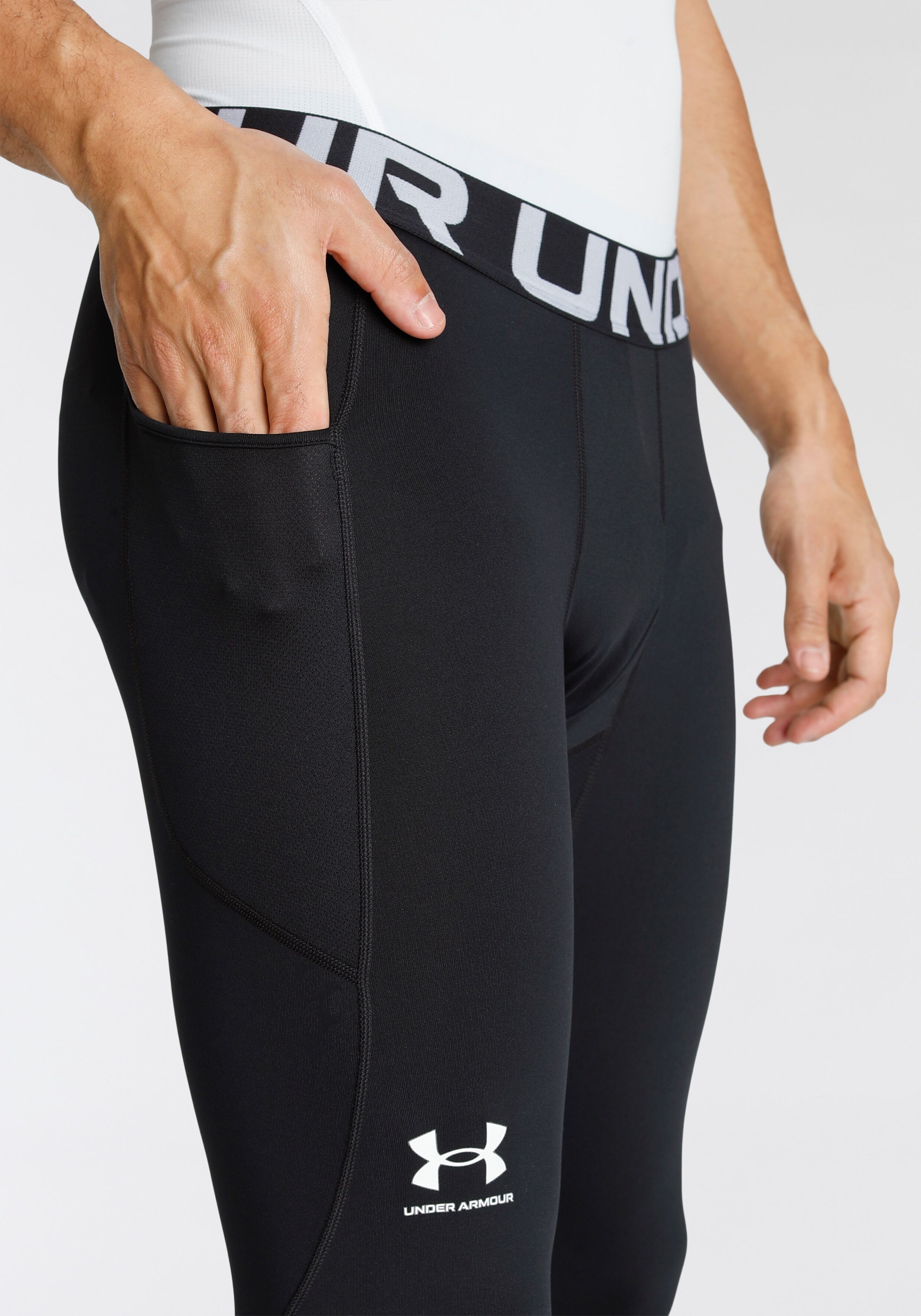 Trainingstights UNDER ARMOUR "UA Cold Gear Armour Leggings", Herren, Gr. S, N-Gr, schwarz, Obermaterial: 87% Polyester, 13% Elasthan, Hosen Trainingstights, sportlicher Stil, für intensive Trainingseinheiten schwarz S, N-Gr