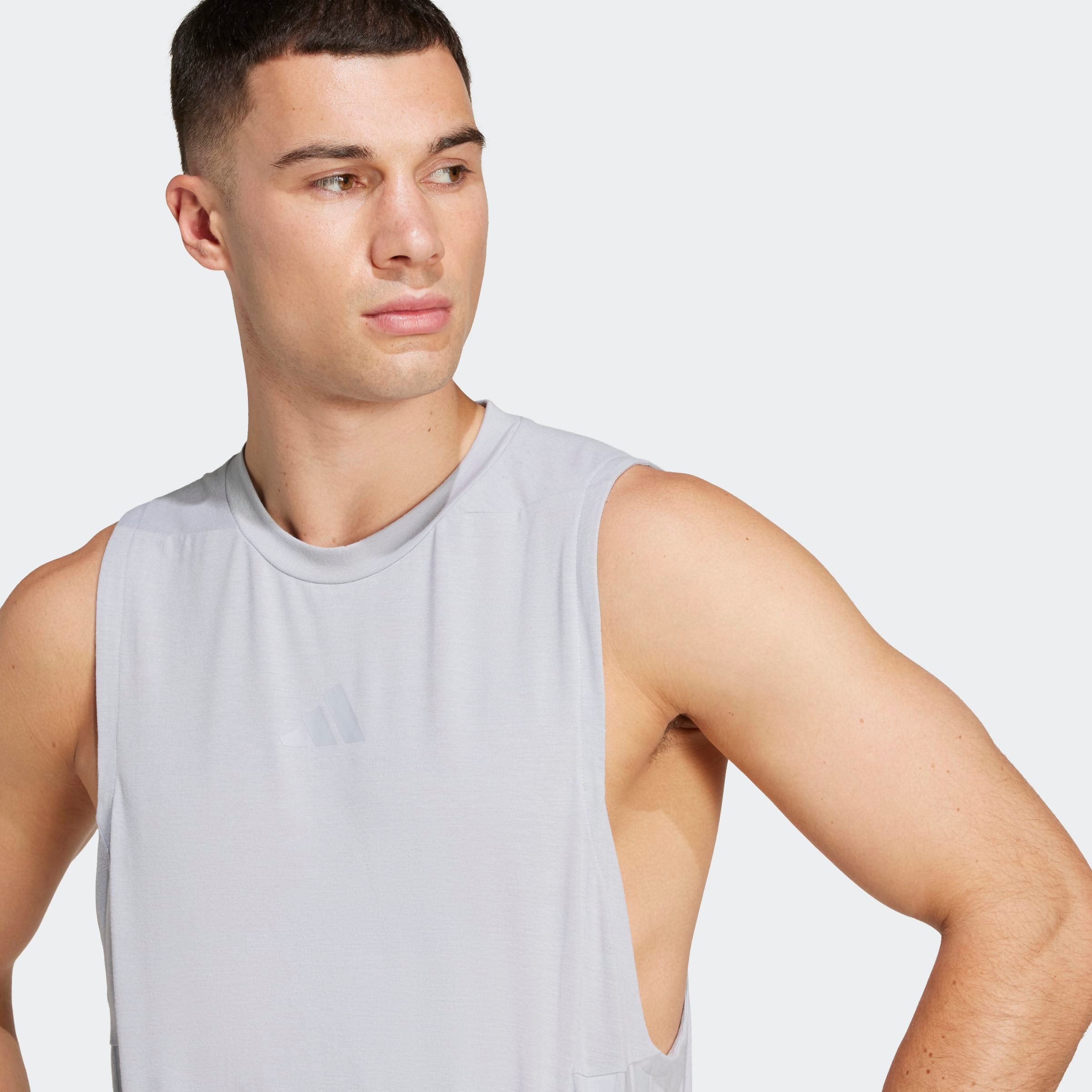 Tanktop ADIDAS PERFORMANCE "DESIGNED-FOR-TRAINING 3-STREIFEN", Herren, Gr. L, grau (halo silber), Obermaterial: 81% Polyester, 14% Lyocell, 5% Elasthan, Rundhals, Tops Tanktop, mit Rundhalsausschnitt, ohne Verschluss halo silber L