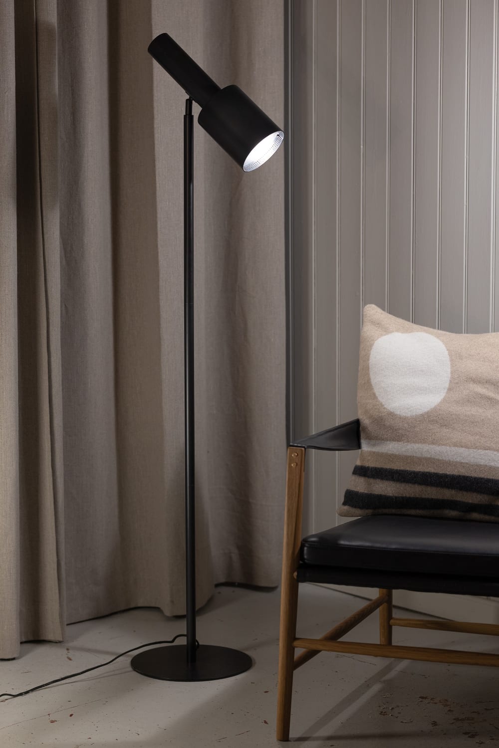 Markslöjd Lampadaire 1xe27 noir Noir 37x143x28cm