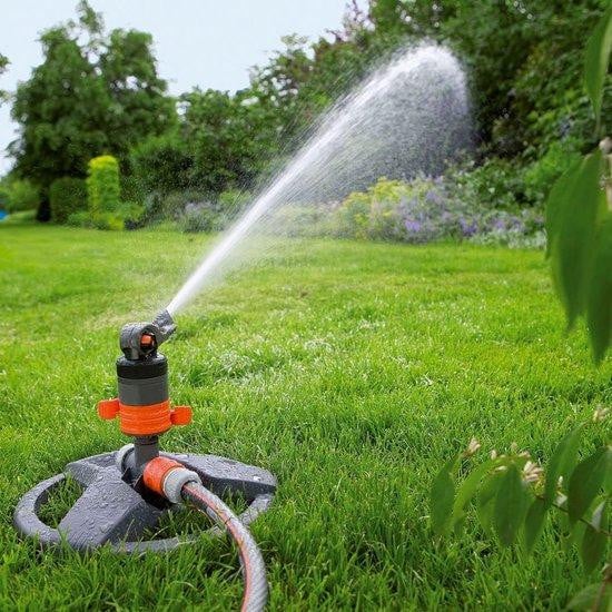 Gardena Aqua Gazonsproeier met verstelbare sector in grijs