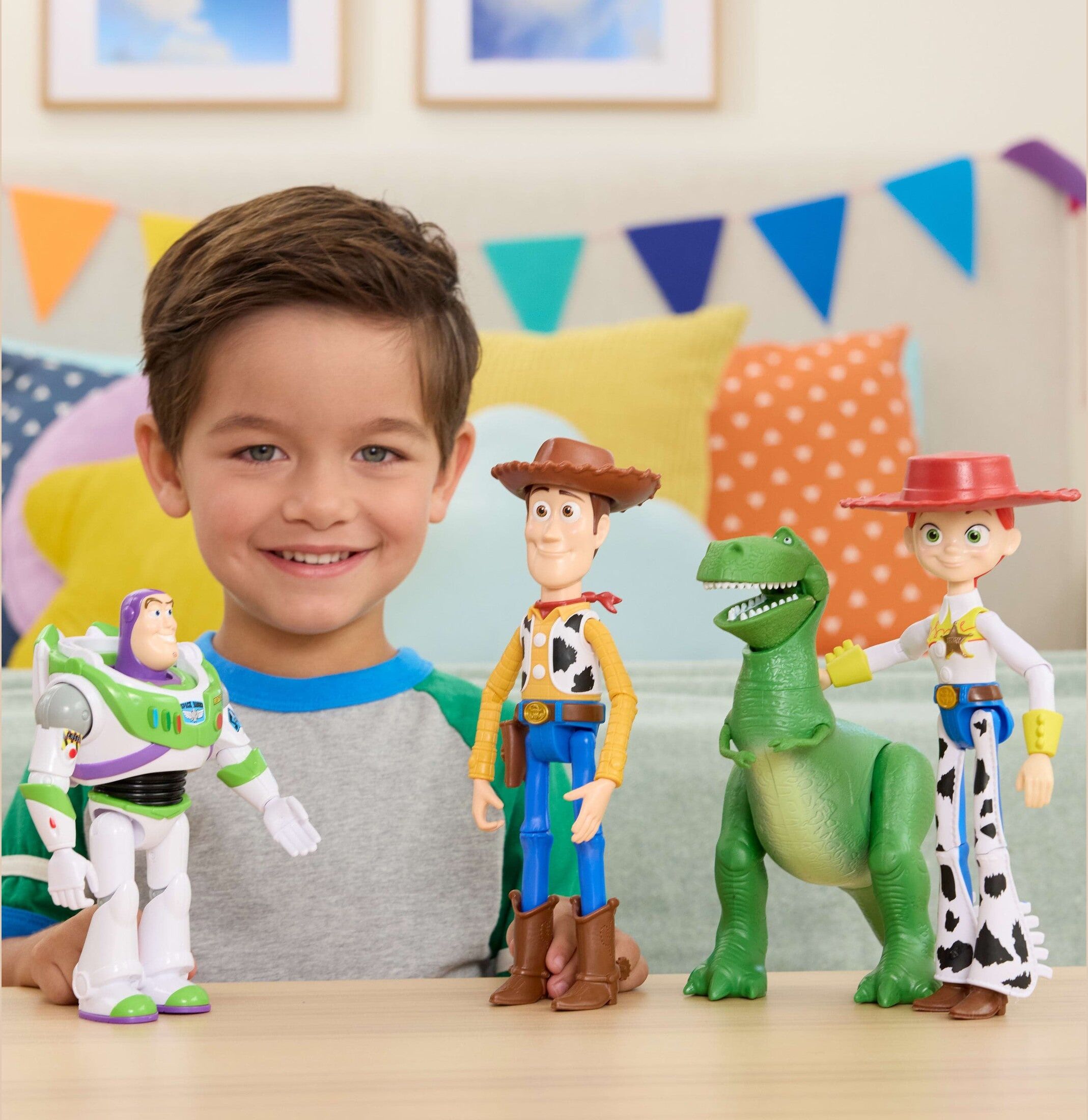 Mattel Disney Pixar Toy Story 5 Buzz Lightyear 7-Inch PlayScale Figure, 7 in / 18 cm, Official Toy, Ages 3 and Up