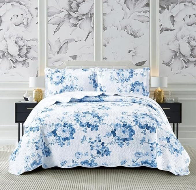 Marlow Home Co. Andrena Bedspread with Pillow Shams Beige/Damask Super King Bedspread + 2 Standard Pillow Shams