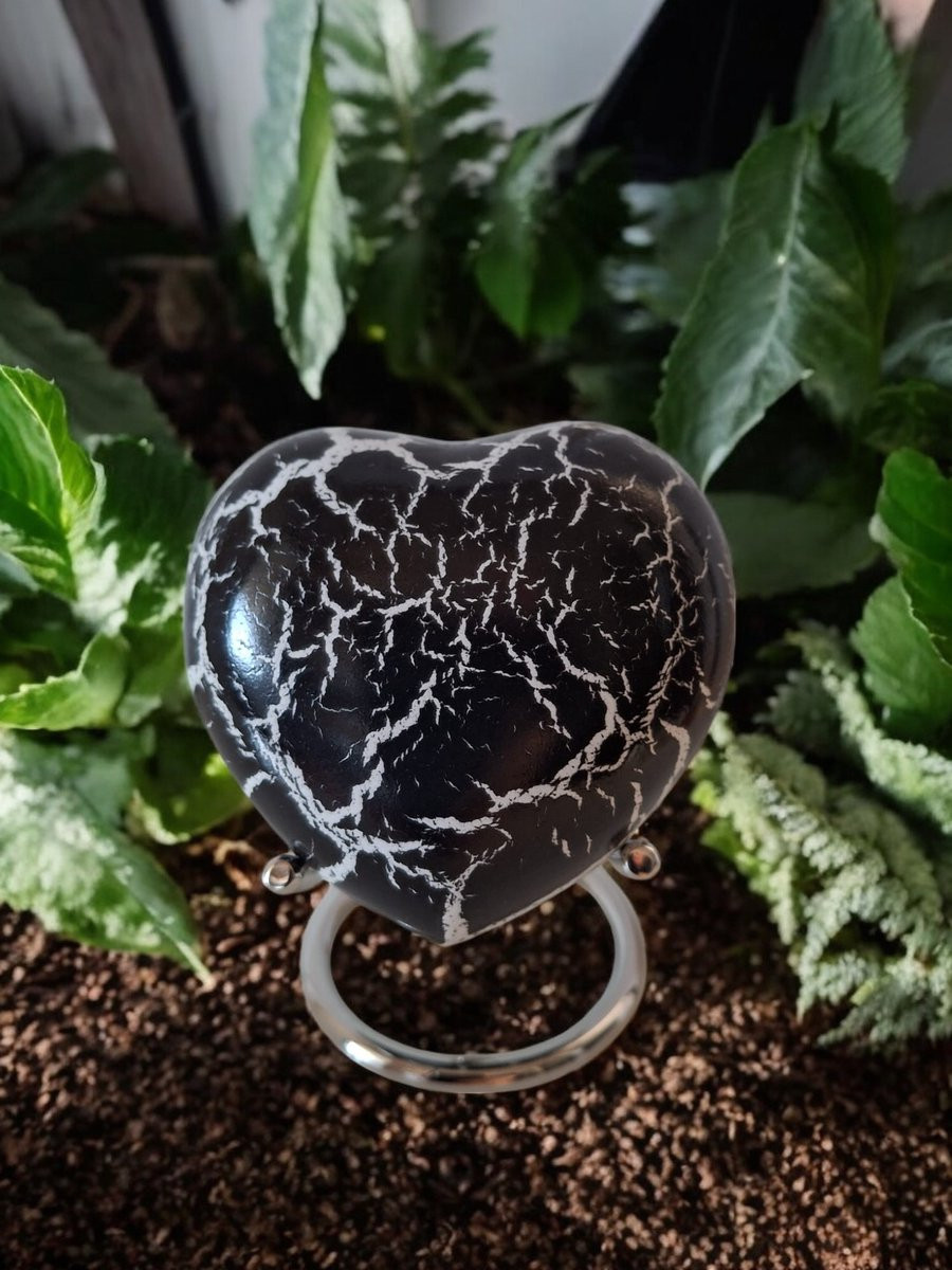 Hart Urn Verdeel Urn Frosted Black 11445