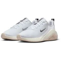 NIKE Bella 7 Fitnessschuhe Damen 109 - white/multi-color-sail-pencil point 40