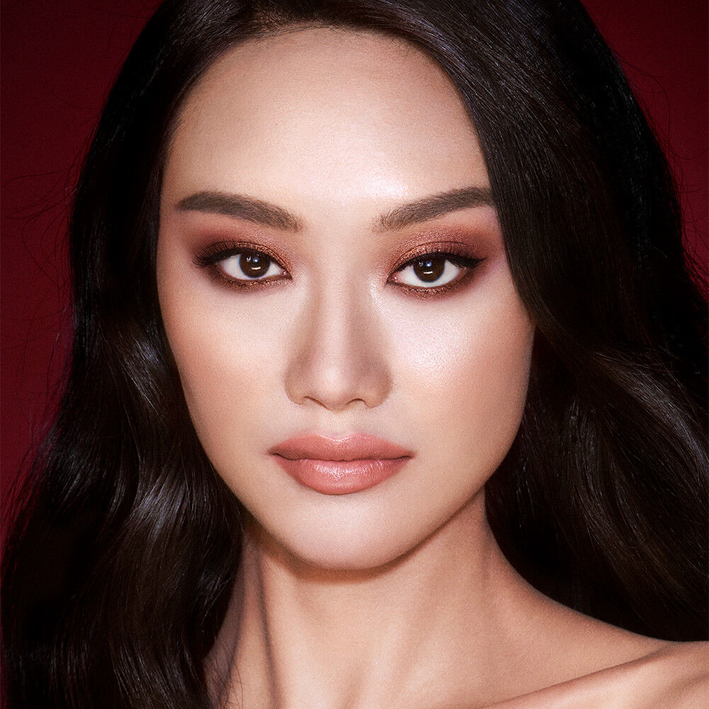 The Bella Sofia Eyeshadow Fair - Customisable Look & Makeup Bag Charlotte Tilbury 1400 The Bella Sofia Fair Size: