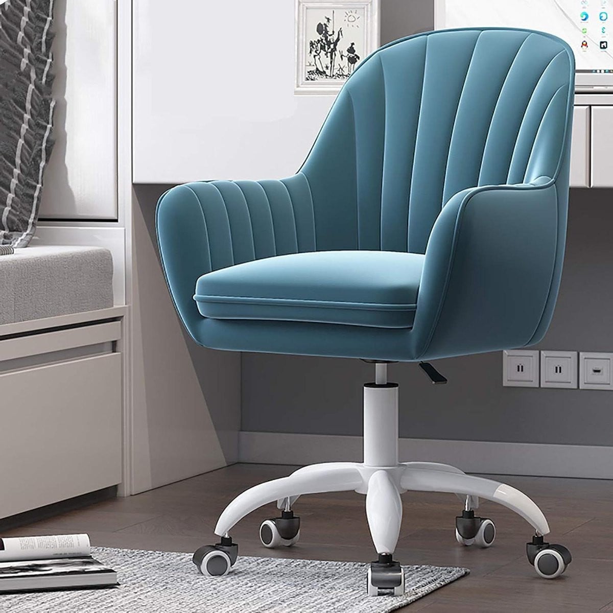Comfortabele witte fluwelen bureaustoel voor thuiswerken, 80-90x55 cm