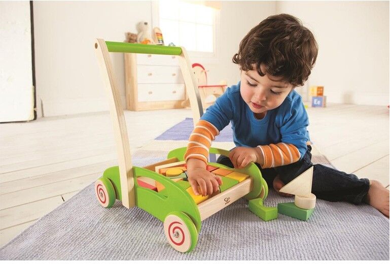 Chariot de marche avec cubes - Hape