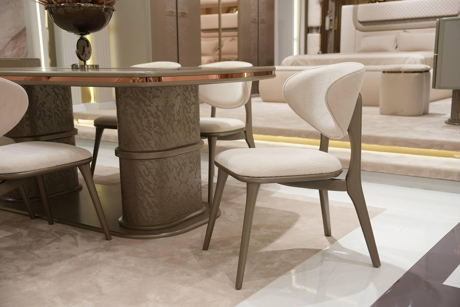 AEA Moderne houten eetkamerstoel in beige