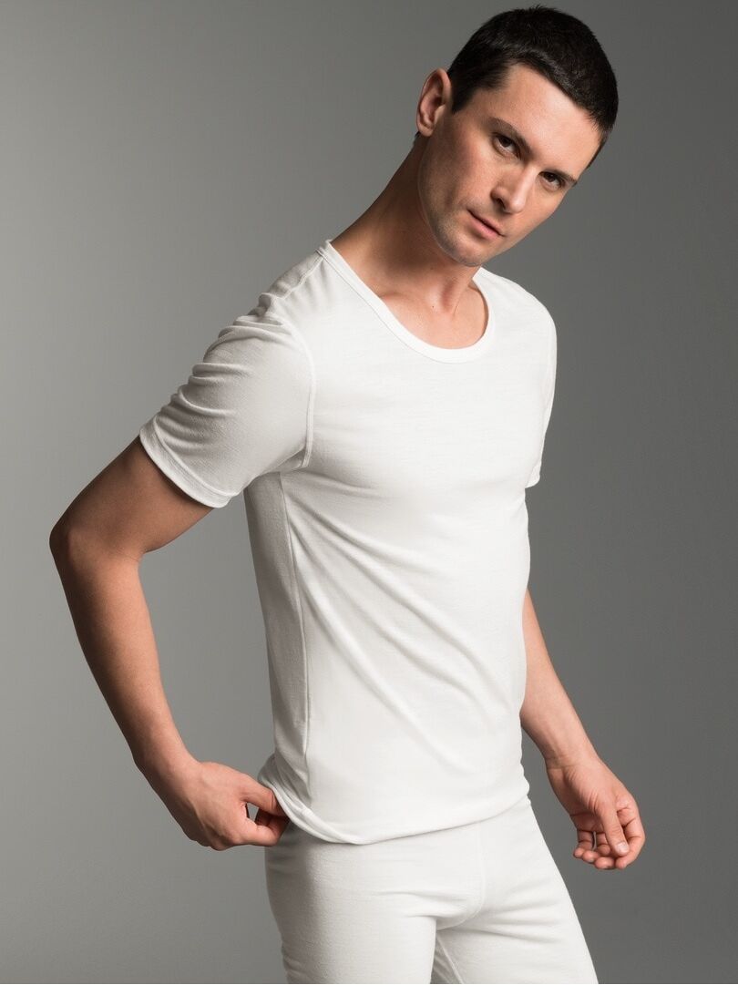 Funktionsshirt TRIGEMA "TRIGEMA T-Shirt aus Merinowolle", Herren, Gr. S, beige (natur), Stoff, 80% Wolle (Merinowolle), 20% Polyamid, normal, Rundhals, Shirts Funktionsshirt natur S