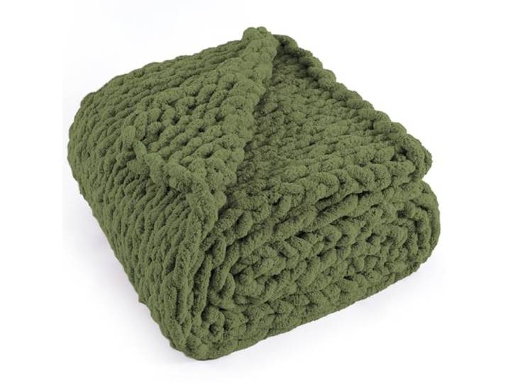 LONG CREATE Grobstrick-Decke, 100 % handgefertigt aus weichem Chenillegarn, 3 kg schwer, dicke Kabelstrick-Optik, große gehäkelte Knotendecke für Couch/Sofa/Bett, Wohndeko, 152 x 203 cm, Olivgrün