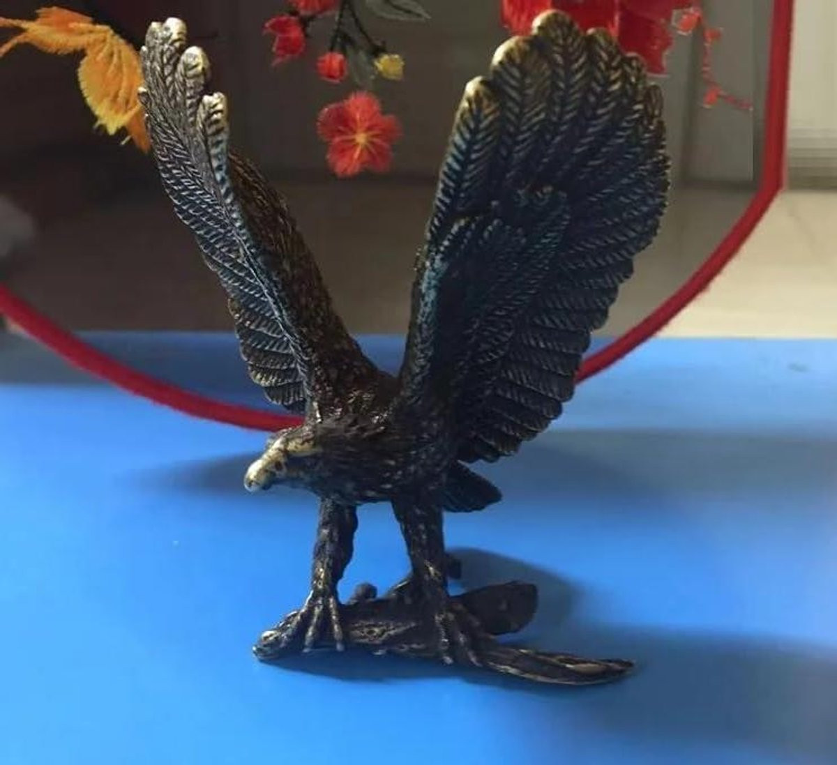 Adelaar Beeldje Miniatuur Figuur in Antiek Messing en Koper, H x B: 83 x 7 cm